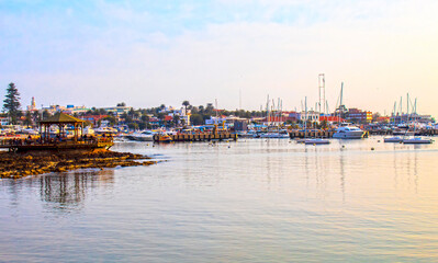 Fototapeta na wymiar mirante e as marinas do porto da Praia de Punta del Este, Uruguai