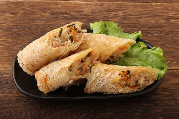 ベトナム風　豚肉と春雨の揚げ春巻き