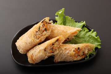 ベトナム風　豚肉と春雨の揚げ春巻き