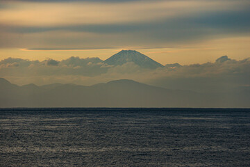 三浦半島　黄昏の城ヶ島から　伊豆半島富士山遠景