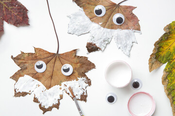Crafts with autumn leaves. Maple leaf foxes. 