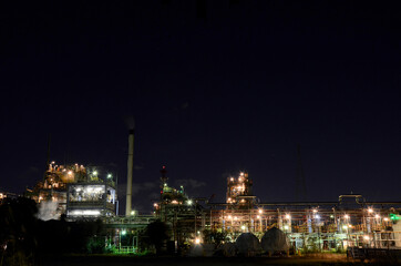 Fototapeta na wymiar 夜の工場