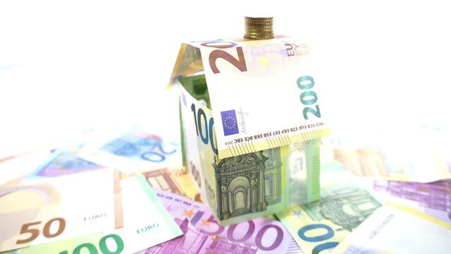 Haus aus Geldscheinen - Hauskredit