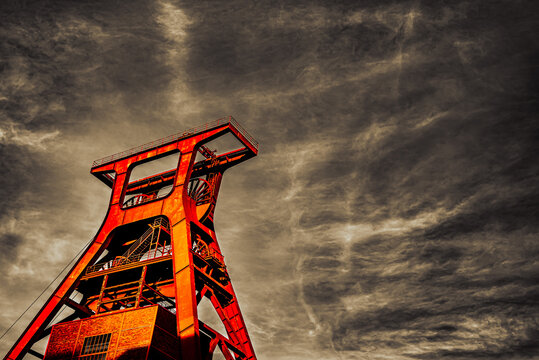 F&ouml;rderturm Schacht XII von Unesco Weltkultur Erbe Zeche Zollverein in Essen Deutschland