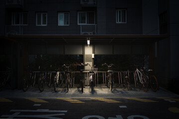 어두운 분위기의 자전거
