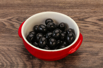 Black olives in the bowl