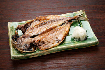 鯵の干物の炭火焼