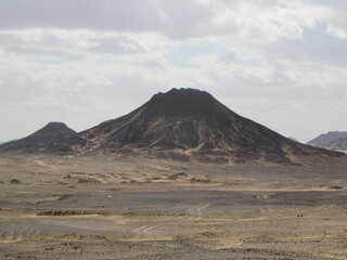 Fototapeta na wymiar View of white and black desert landscape in Egypt.