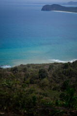 Hermoso paisaje de playas en una noche de camping