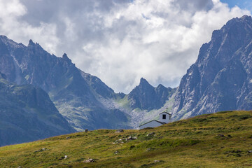 Naklejka premium Silvretta mountain scenic road in Austria in Alps