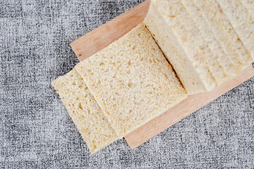 Toasted whole wheat bread no skin, wheat bread toast.