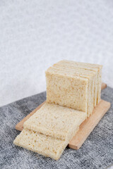 Toasted whole wheat bread no skin, wheat bread toast.