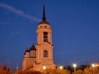 Fototapeta na wymiar Assumption Church on the Admiralteyskaya Square in Voronezh in the autumn night