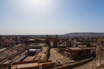 Fototapeta na wymiar インド　ジャイプルにある太陽寺院の丘から望む街並み