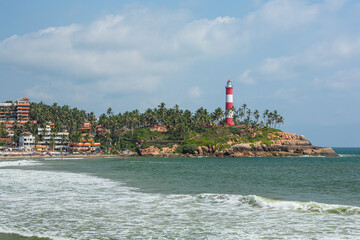 インド　コバラムのビーチと灯台