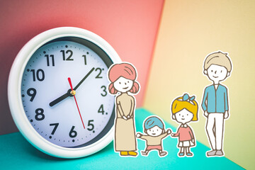 共働き　子育て　時間　時計　家族