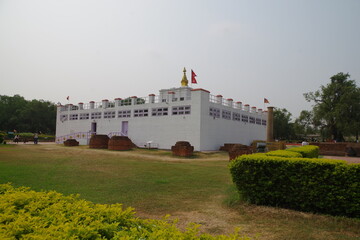 ネパールの世界遺産　仏陀の生誕地ルンビニのマヤ・デヴィ寺院