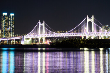 Fototapeta premium night view of ocean in Busan