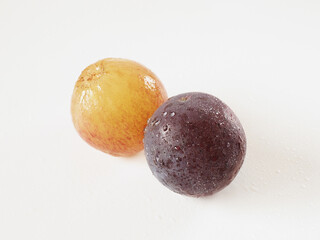 ピオーネ（葡萄）を白背景で