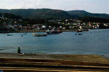 Escena marina en la Ría de Vigo.  Combarro, Pontevedra, Galicia.