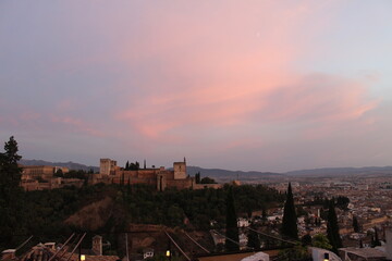 Fototapeta na wymiar Fotografia de la Alhambra de Granada al atardecer.