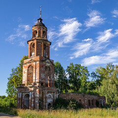 Fototapeta na wymiar old Orthodox church russia