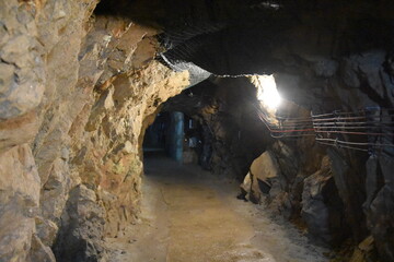 Podziemia zamku Książ, kompleks RIESE, tunele wykute w skale - obrazy, fototapety, plakaty
