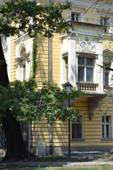 Fototapeta na wymiar old house in the city