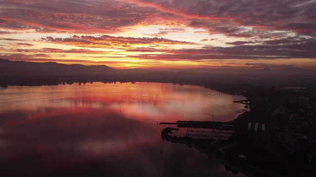 Sonnenuntergang &uuml;ber dem Bodensee