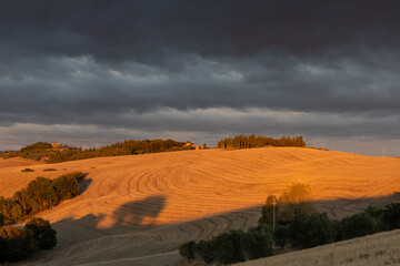 Obraz premium sunset in the mountains