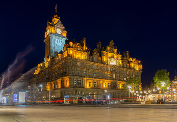Fototapeta na wymiar The city of Edinburgh by night, long exposure shot