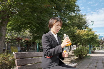 味覚障害の女性。日本人の女性　