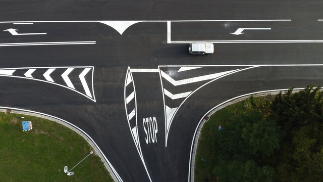 incrocio stop scuola guida 