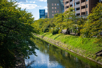 富山県富山市の富山駅前から観光名所をめぐる風景 A view of sightseeing spots from in front of Toyama Station in Toyama City, Toyama Prefecture 