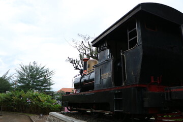 Fototapeta na wymiar Locomotive monument to commemorate the history of transportation. 