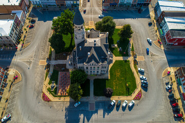 Fototapeta premium Aerial View of Courthouse and Town Square of Rural Salem Indiana. 