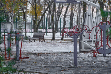 The first snow in Khabarovsk, Russia. Embankment in the snow.