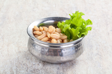 White canned beans for vegan suisine