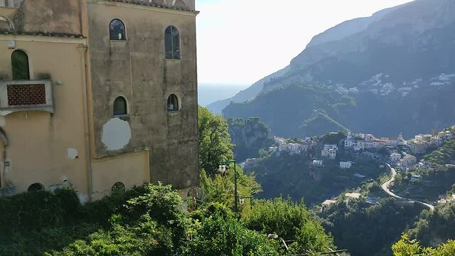 Ravello - Panoramica dal vialetto di accesso a Villa Cimbrone