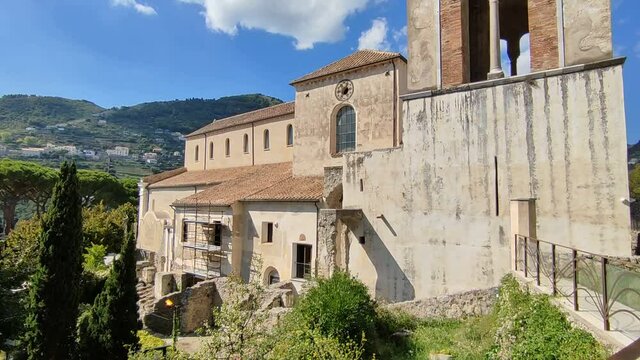 Ravello - Panoramica del Duomo dal giardino posteriore