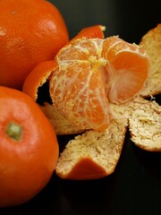 皮をむいた蜜柑、皮を剥いたミカン、クローズアップ