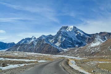 Fototapeta premium snowy mountain landscape