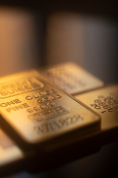 Gold bullion ingot bar