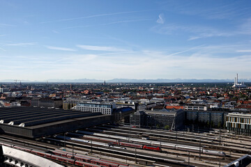Fototapeta na wymiar Panorama München mit Bahnhof