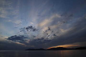 山口県光市虹ヶ浜海水浴場　グラデーションの夕景と瀬戸内海（山口県の絶景）
