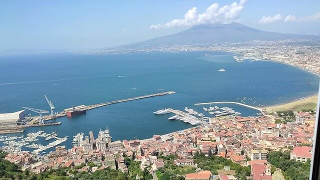Castellammare di Stabia - Panoramica del porto dalla cabina della funivia