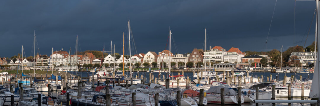 Skyline von Travem&uuml;nde - Vordere Reihe - Panorama