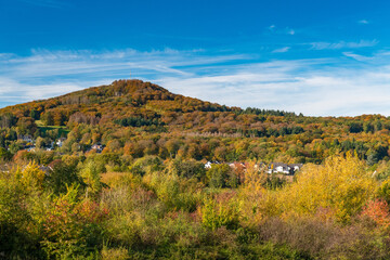 Der Ölberg im herbstlichen Siebengebirge