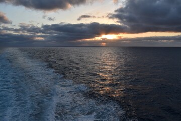 Fototapeta premium The sunset and the sea