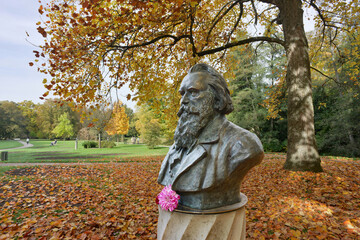 Brahms bust in city ​​Park of Baden-Baden. Baden Wuerttemberg, Germany, Europe - obrazy, fototapety, plakaty